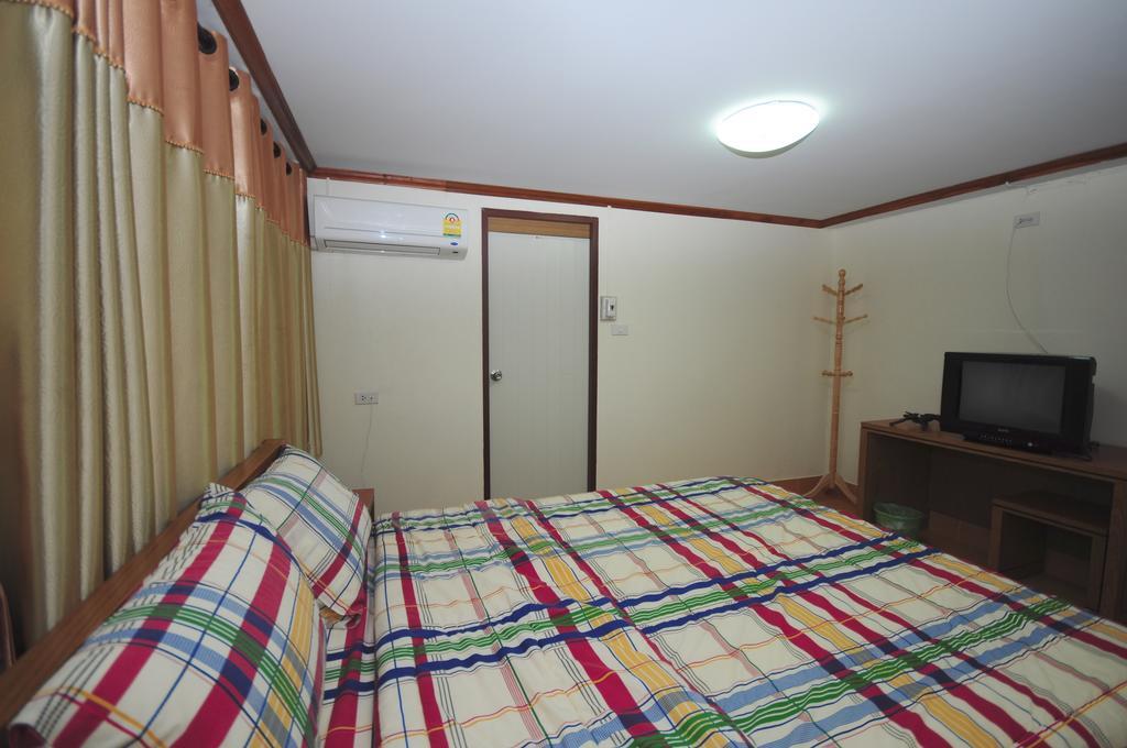 Phoonsab Hostel Phitsanulok Exteriér fotografie